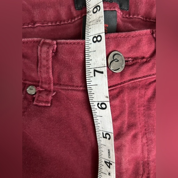 5/$25 Earl Skinny Jeans in burgundy color size 2 - Picture 6 of 7